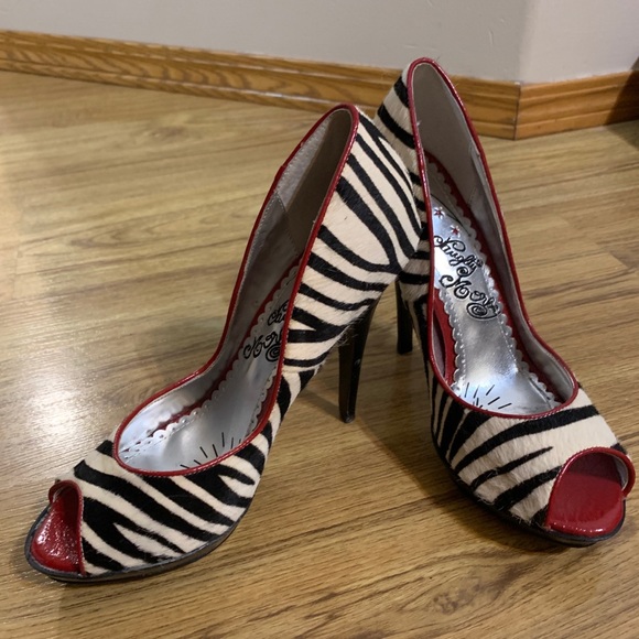 Zebra Heels - Picture 1 of 1